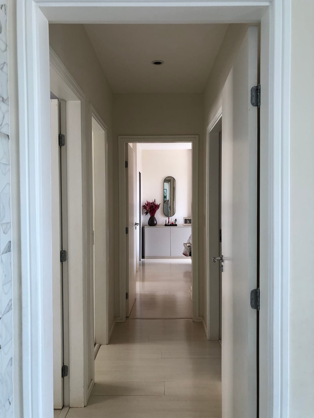 Apartamento à venda, Edifício Dolce Vita, 131,89m² úteis, 3 quartos (1 suíte), ampla varanda com churrasqueira, 2 vagas - Caiçaras, Londrina, PR