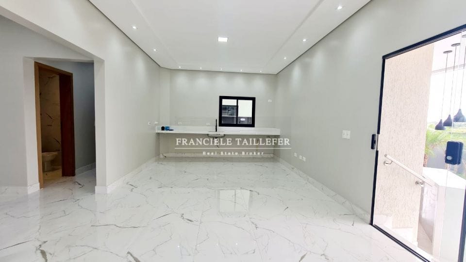 Triplex 205m²/3 suítes/4 vagas/sistema alexa - TÁUA ARANGUA - Londrina Pr