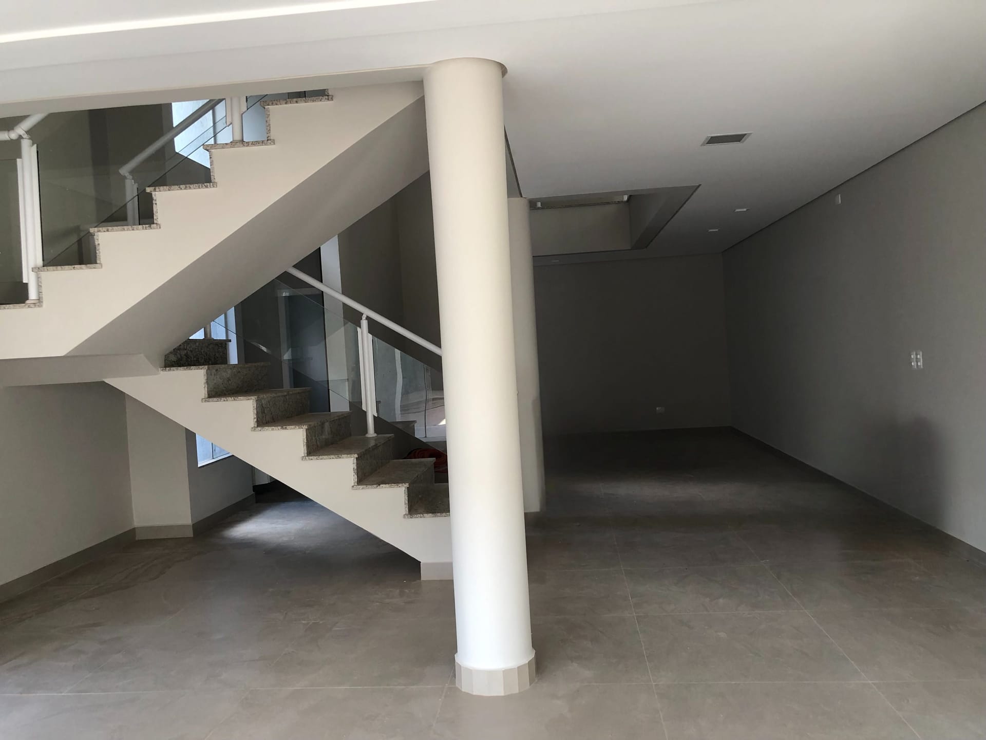 Casa à venda , Condomínio Acácia Imperial, 400m² privativos, 4 suítes, churrasqueira e piscina - Royal, Londrina, PR