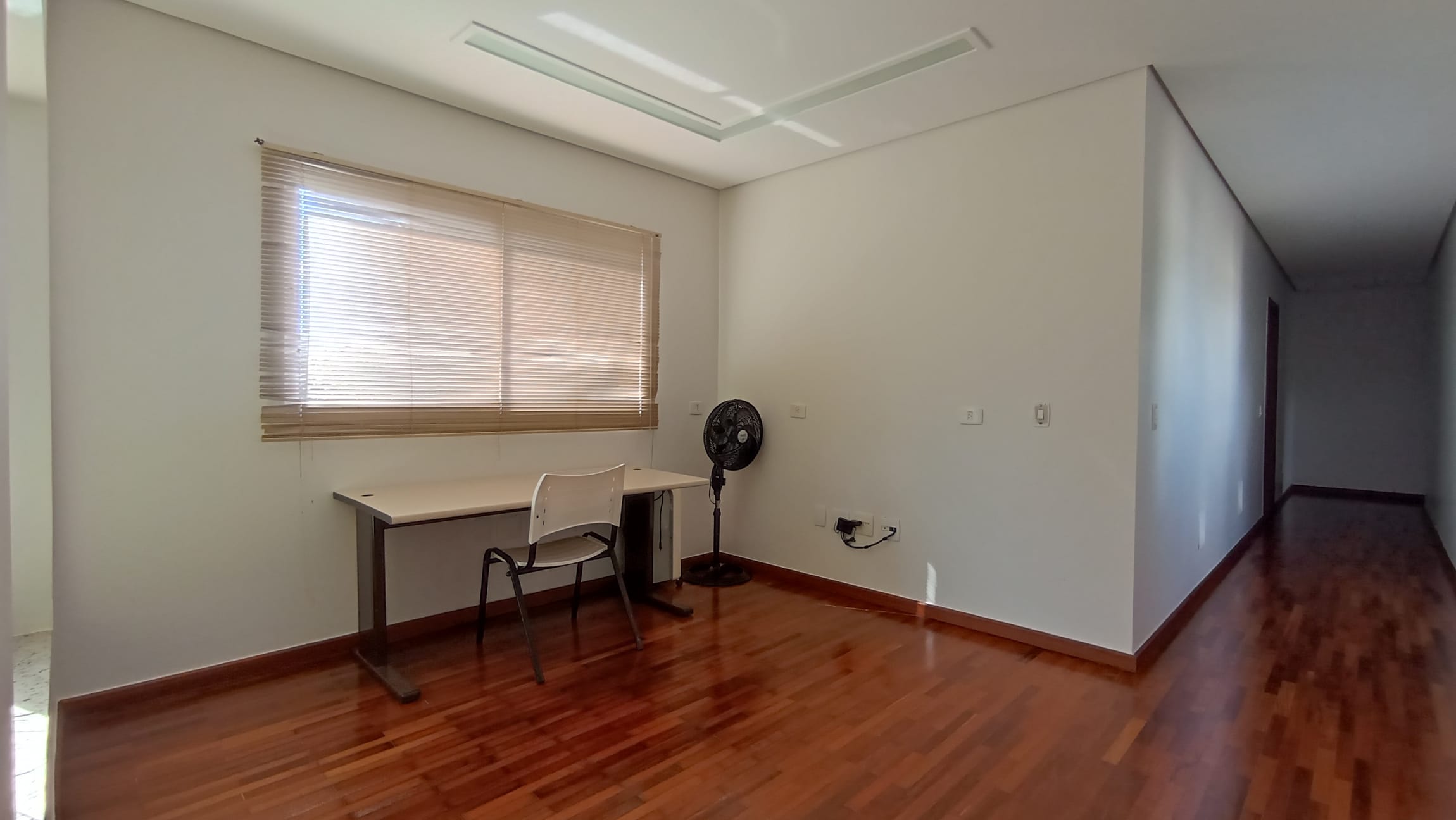 Casa à venda, Royal Park Resort, 4 suítes - Piscina -  Londrina, PR