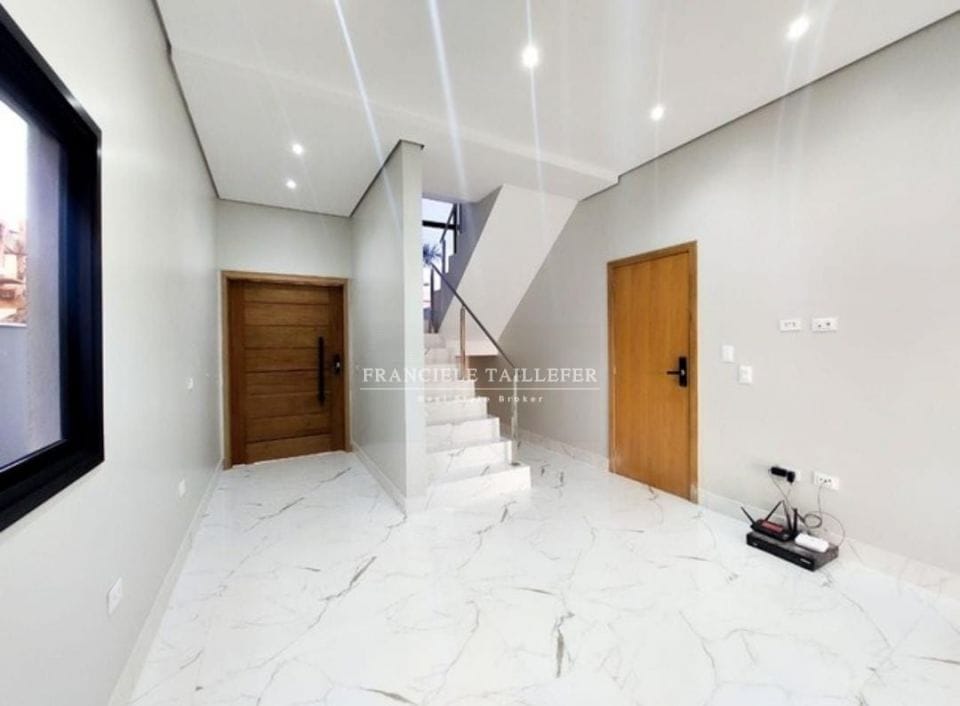 Triplex 205m²/3 suítes/4 vagas/sistema alexa - TÁUA ARANGUA - Londrina Pr