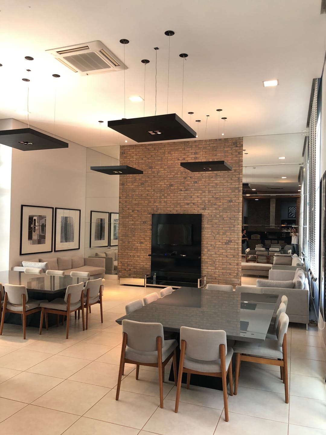 Apartamento à venda, Edifício Le Blanc, 236m² úteis, 3 suítes, 4 vagas, elevador privativo, ampla varanda gourmet - Gleba Palhano, Londrina, PR