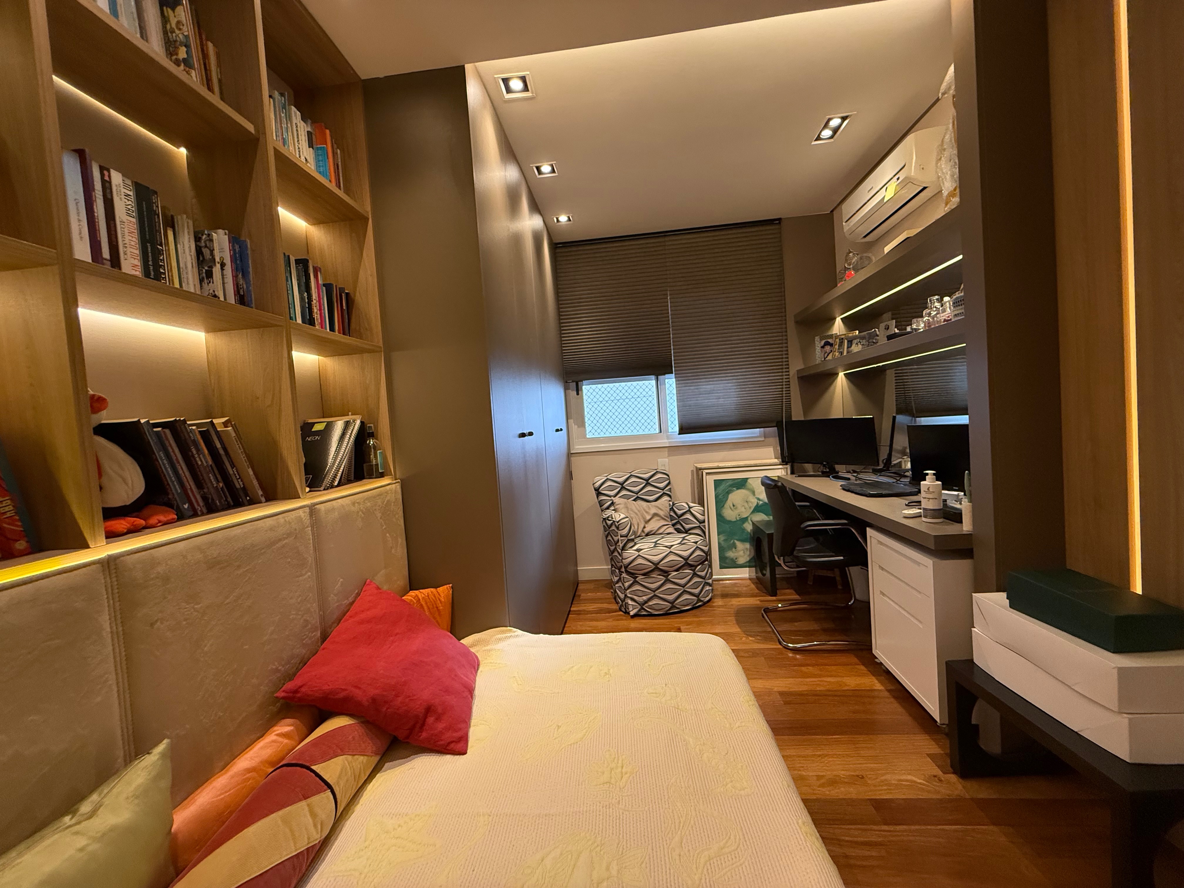 Apartamento à Venda,Porteira fechada, 245m² Privativo aceita permuta, Contém 4 suítes,3 vagas Garagem Gleba Palhano, Londrina, PR