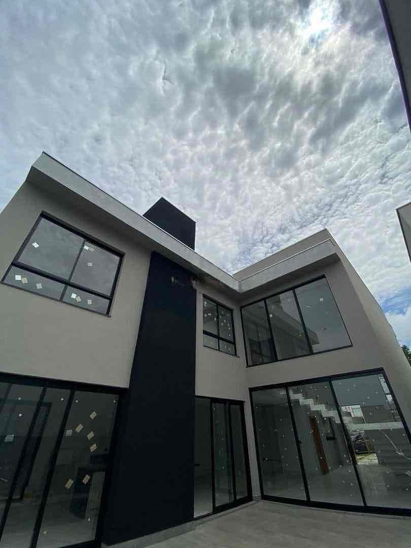 Casa à venda, Royal Forest, 280m²úteis, 4 suítes, 2 vagas -  Esperança, Londrina, PR
