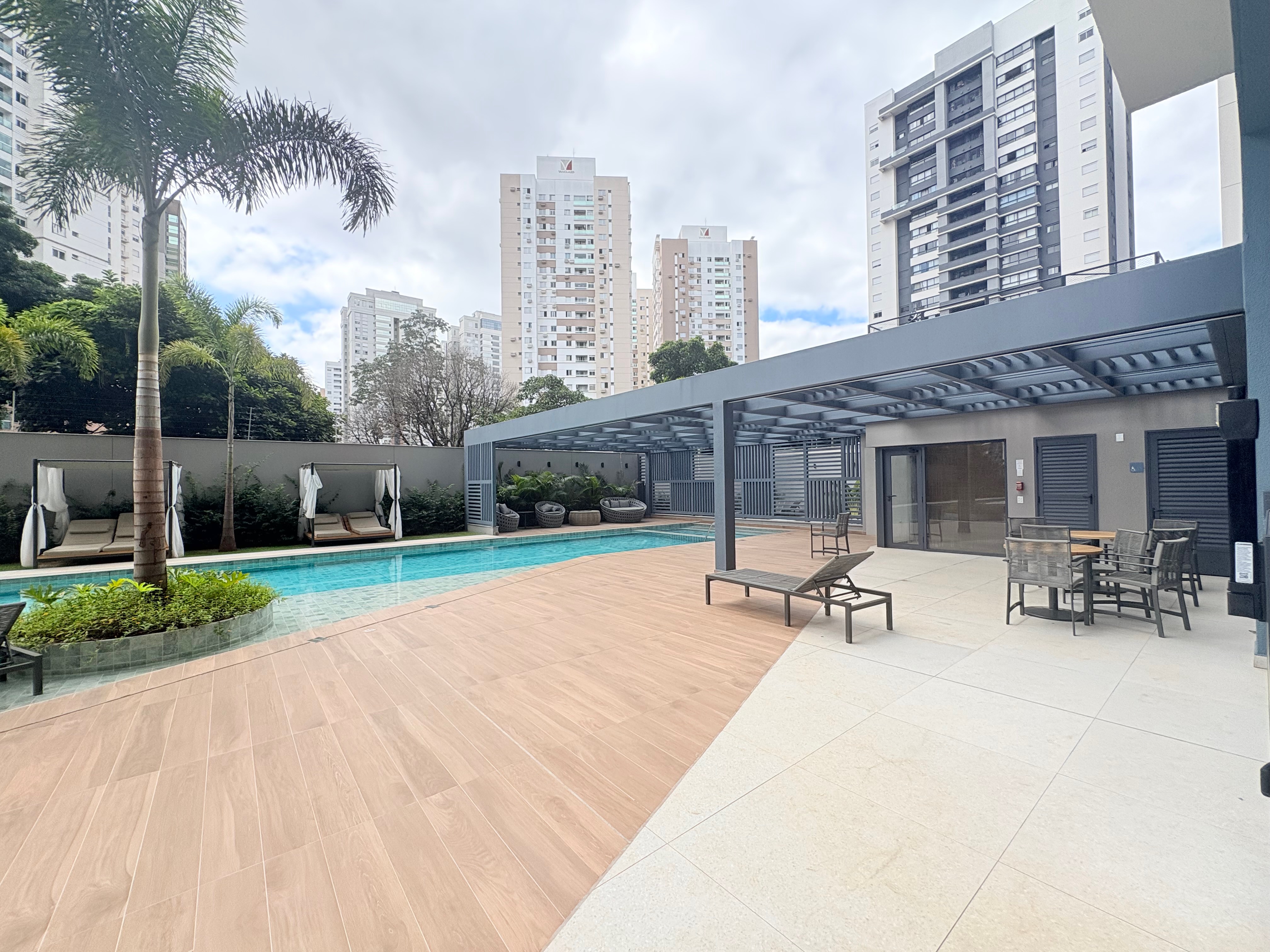 Apartamento à venda,  Edifício Tay, 98m² úteis, 2 suítes, 2 vagas -  Gleba  Palhano - Londrina Pr