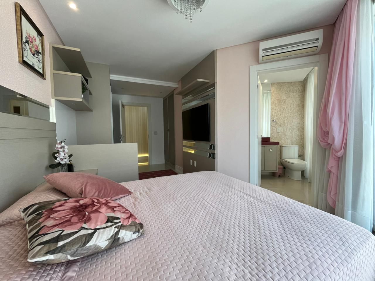 Apartamento com vista mar no Edifício Dubai Tower Residence em Itapema, SC