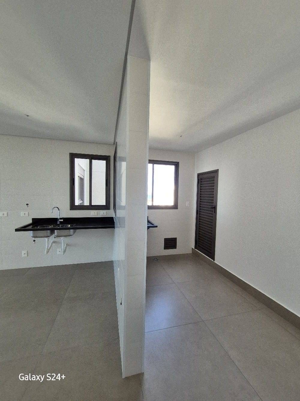 Apartamento à venda, Edifício  Lumini 181m², 3 amplas suítes, 3 vagas, elevador privativo, andar alto- Gleba Palhano, Londrina/PR