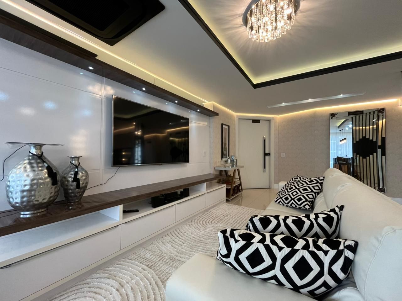 Apartamento com vista mar no Edifício Dubai Tower Residence em Itapema, SC