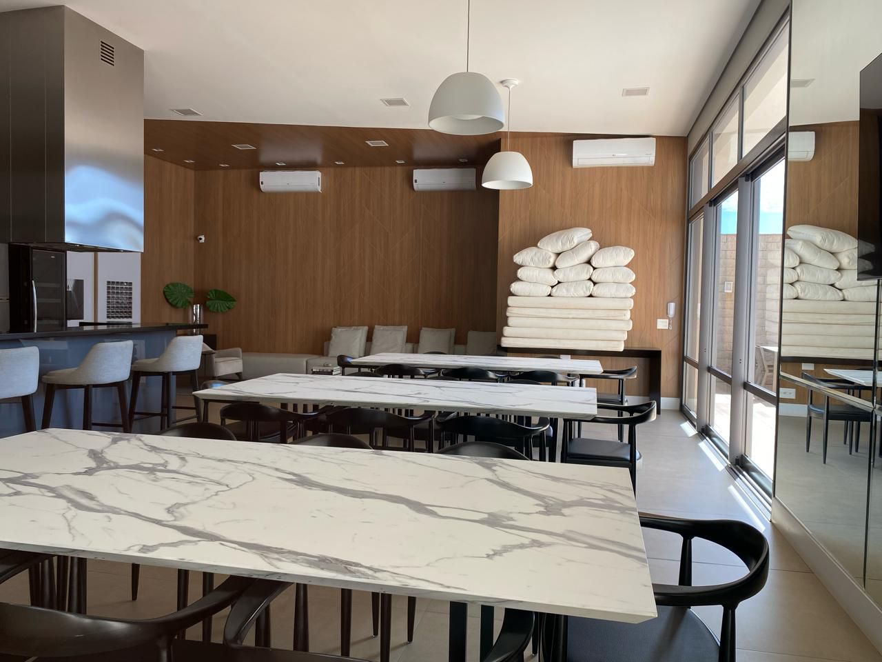Apartamento à venda, Edifício Grand Palais,  216m² úteis, 3 suítes, sacada c/ skinglas, elevador privativo, 3 vagas , andar alto -Gleba Palhano- 