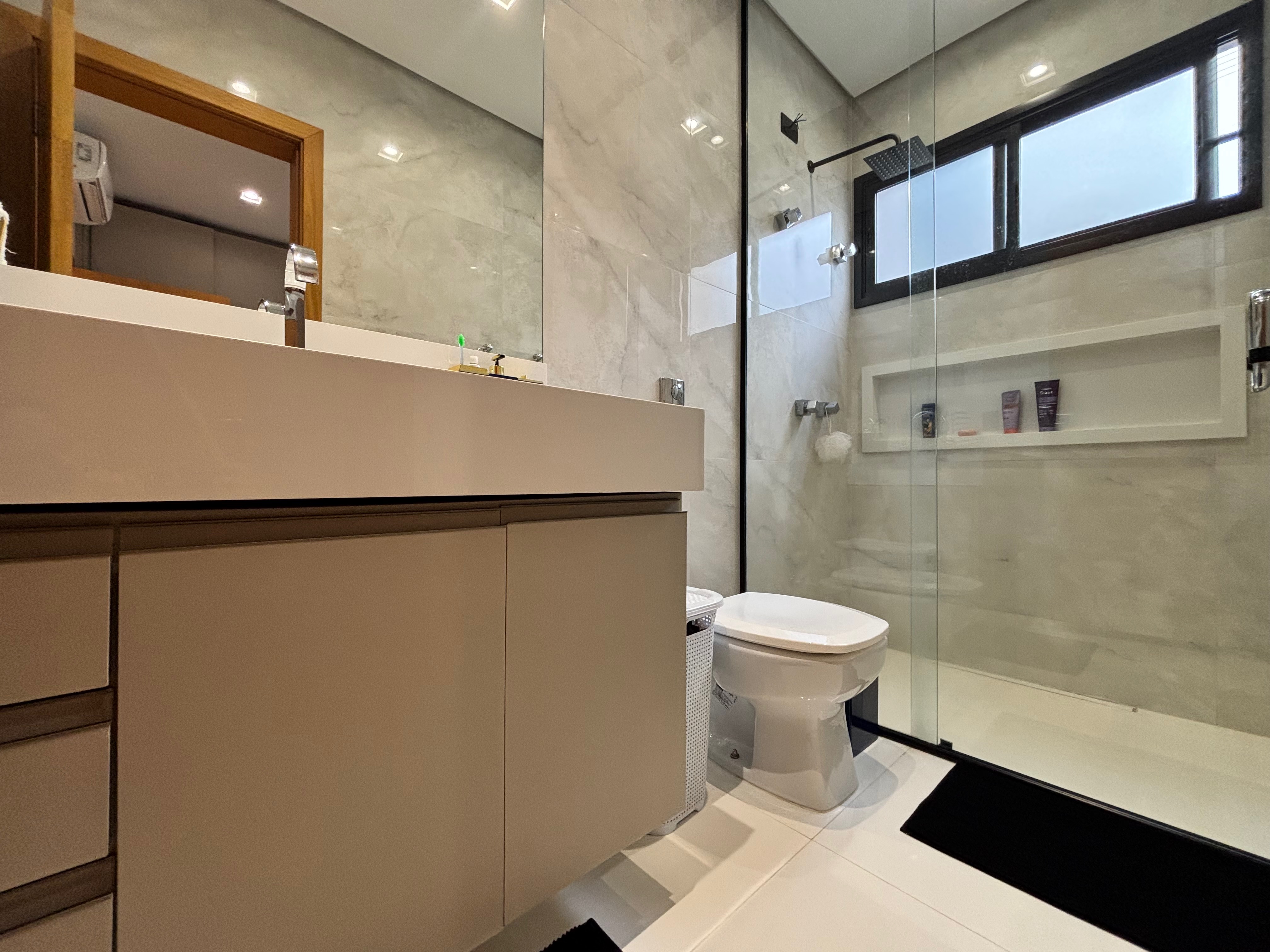Casa térrea à venda, Condomínio Sun Lake, 249m² de construção, 3 suítes, 4 vagas  - Recanto do Salto, Londrina, PR