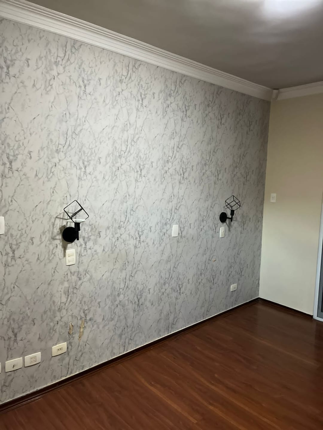 Casa Residencial ou Comercial de 400 m² para venda, 05 quartos (sendo 2 suítes) piscina, de frente para o lago Igapó 1 -Bairro Canaã, Londrina, P