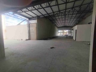 Barracão novo para locação, total 700m², amplo, pé direito de 8M ,av. tiradente ,frente vidro,Jardim Agari, Londrina, PR