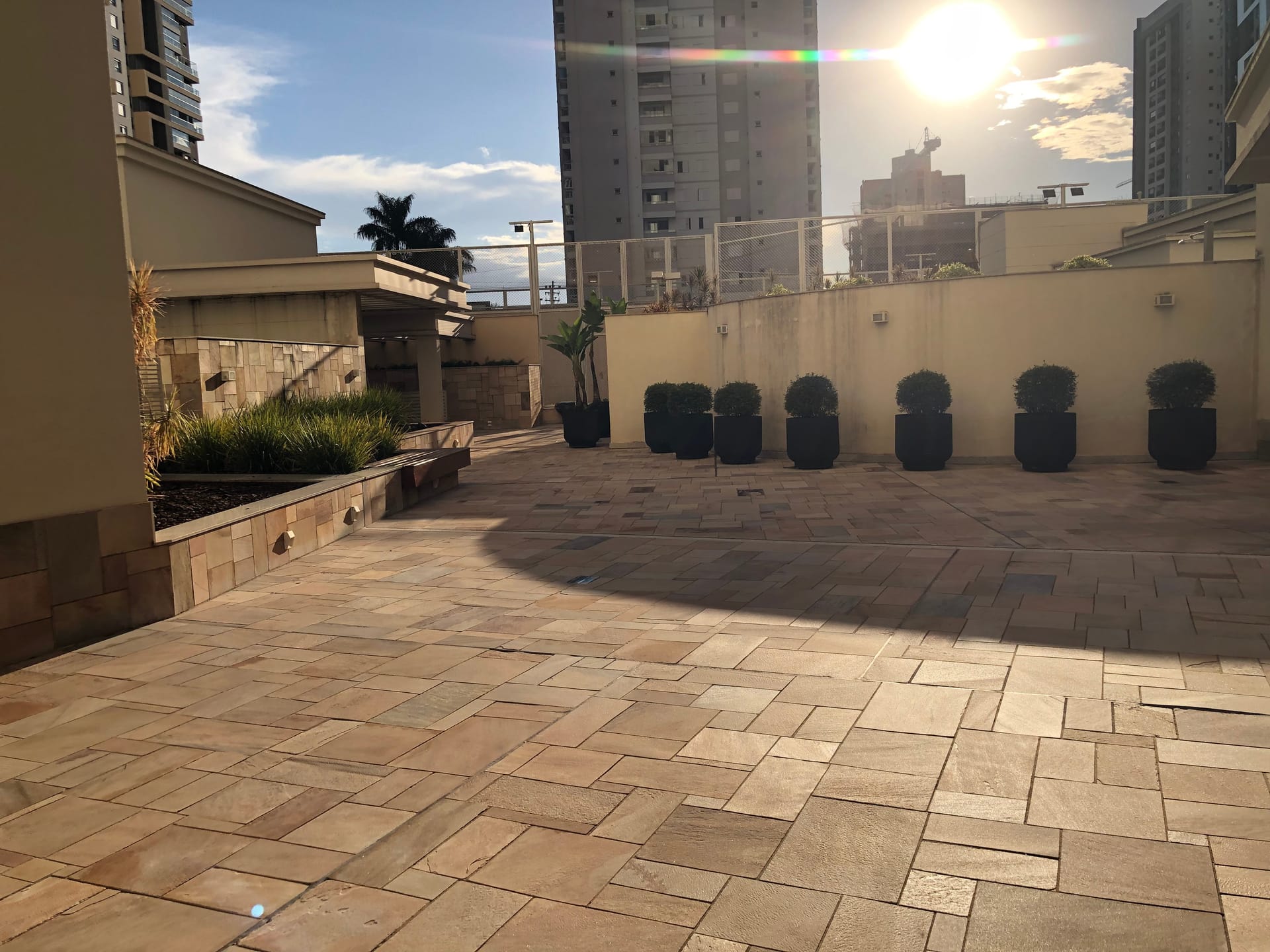 Apartamento à venda, Edifício Le Blanc, 236m² úteis, 3 suítes, 4 vagas, elevador privativo, ampla varanda gourmet - Gleba Palhano, Londrina, PR