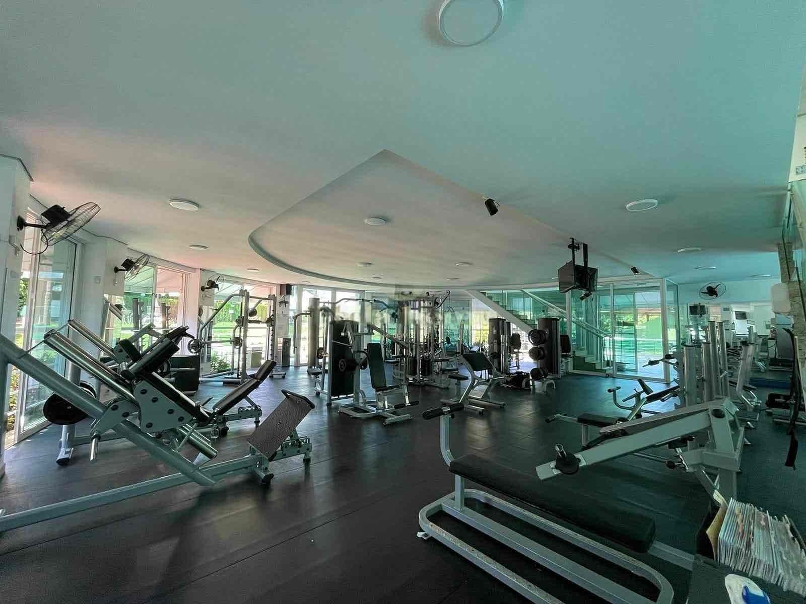 Casa  à venda, Royal Forest, 292m² úteis, 3 suítes, piscina aquecida, 4 vagas - Esperança, Londrina, PR