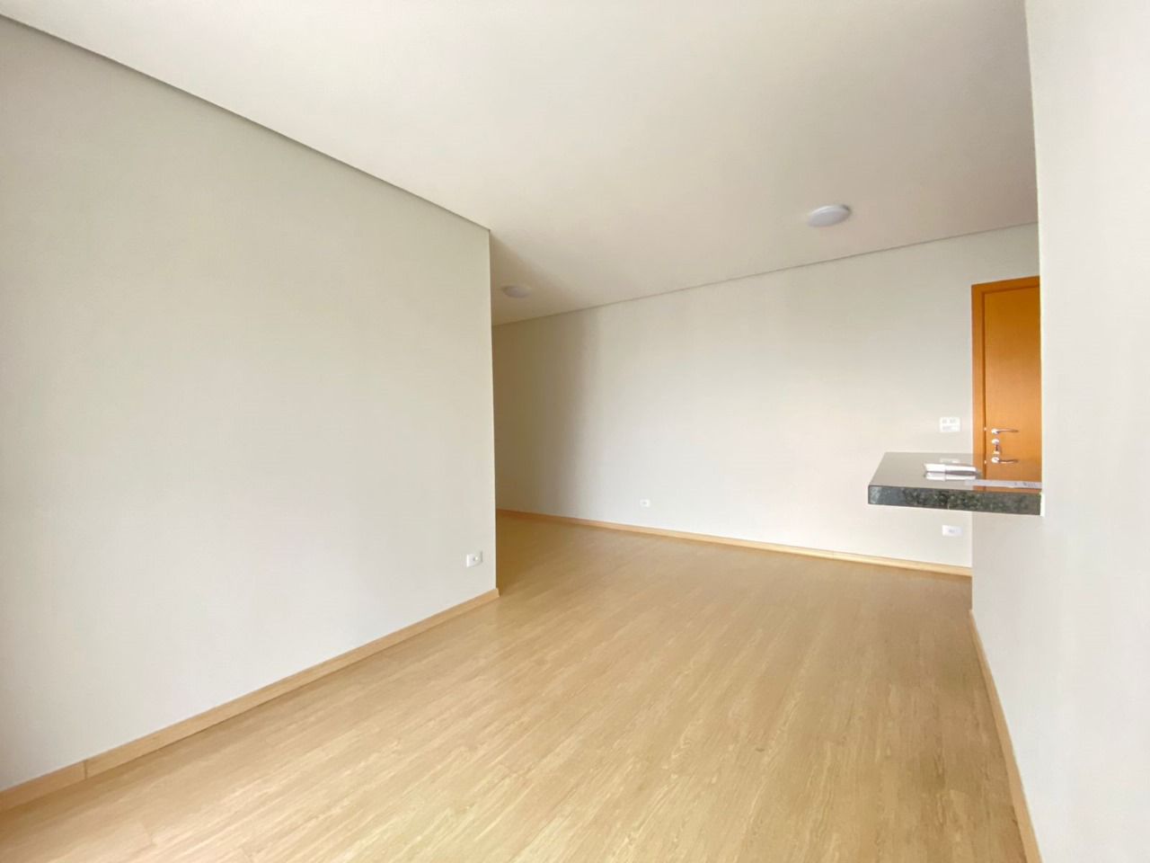 Apartamento à venda, Edifício Max Living, 83 m² privativos, 3 quartos sendo 1 suíte, Gleba Palhano, Londrina - Pr