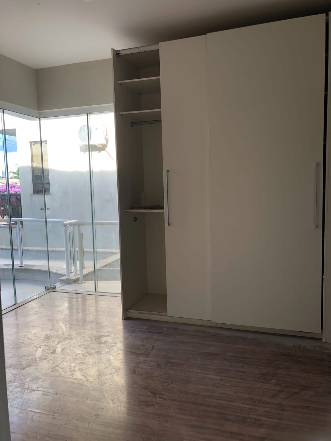 Casa à venda , Condomínio Acácia Imperial, 400m² privativos, 4 suítes, churrasqueira e piscina - Royal, Londrina, PR