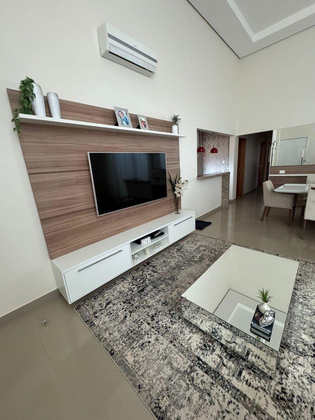 Casa à venda, Condomínio Morada das Flores, 160m² úteis, 3 quartos sendo 1 suíte, todo planejado -  Cambé/PR