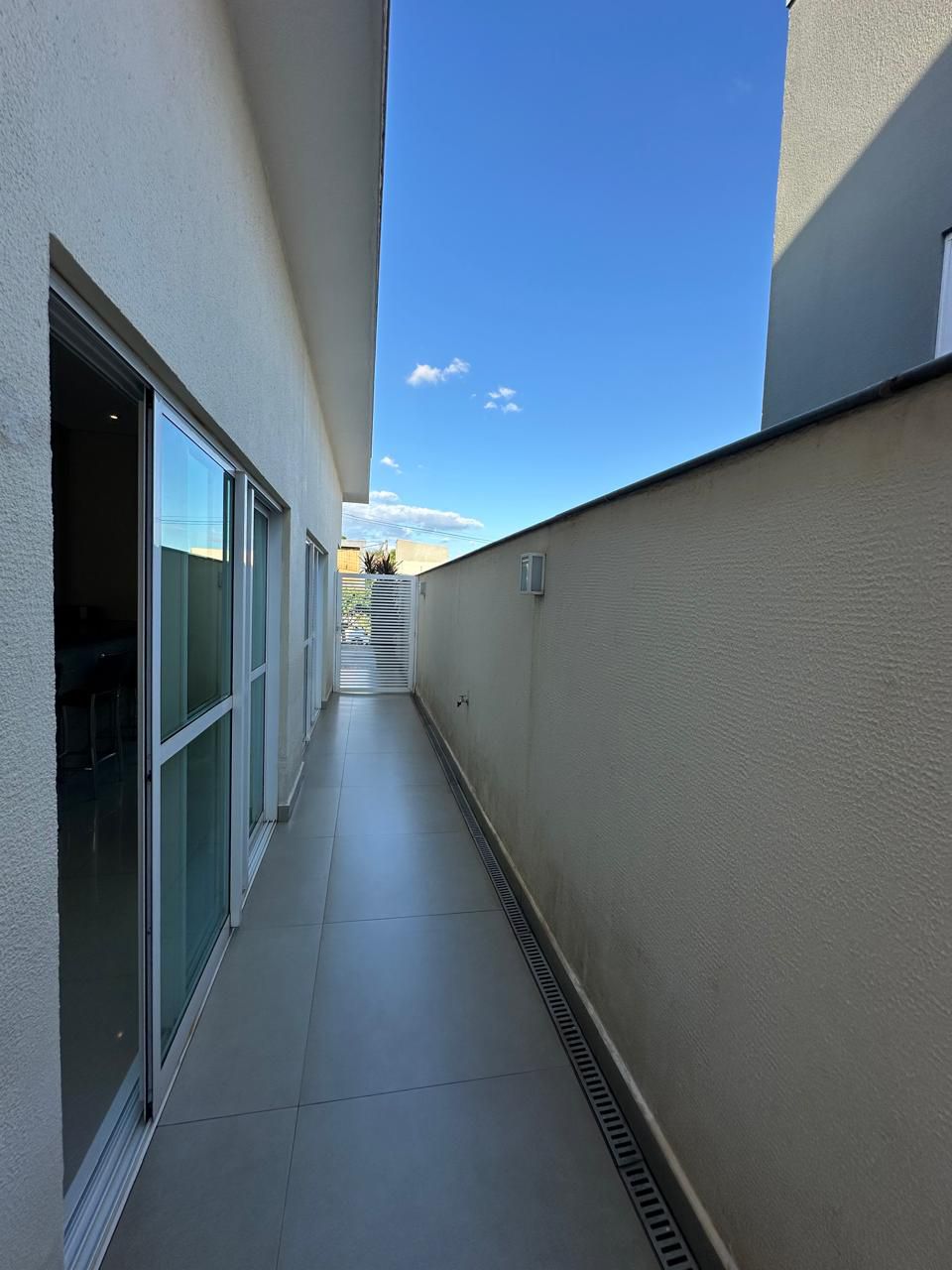 Casa à venda, 3 quartos sendo 1 demi suite, 360 m², Condomínio  Ville Campestre, Londrina, PR