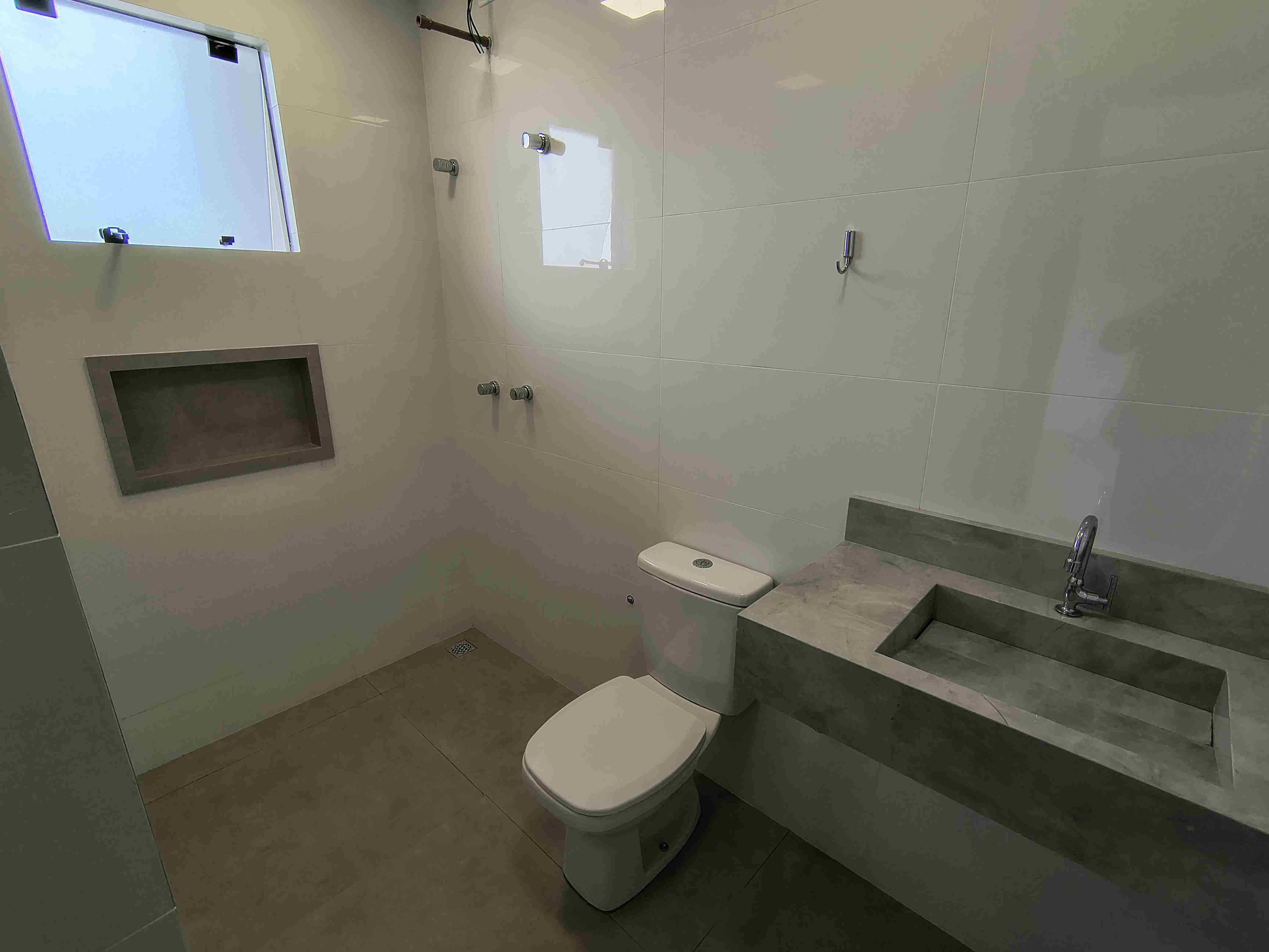 Sala para locação, 58M², Av. Jorge Casoni próximo a rodoviária- bairro Lago Igapó - Londrina-PR