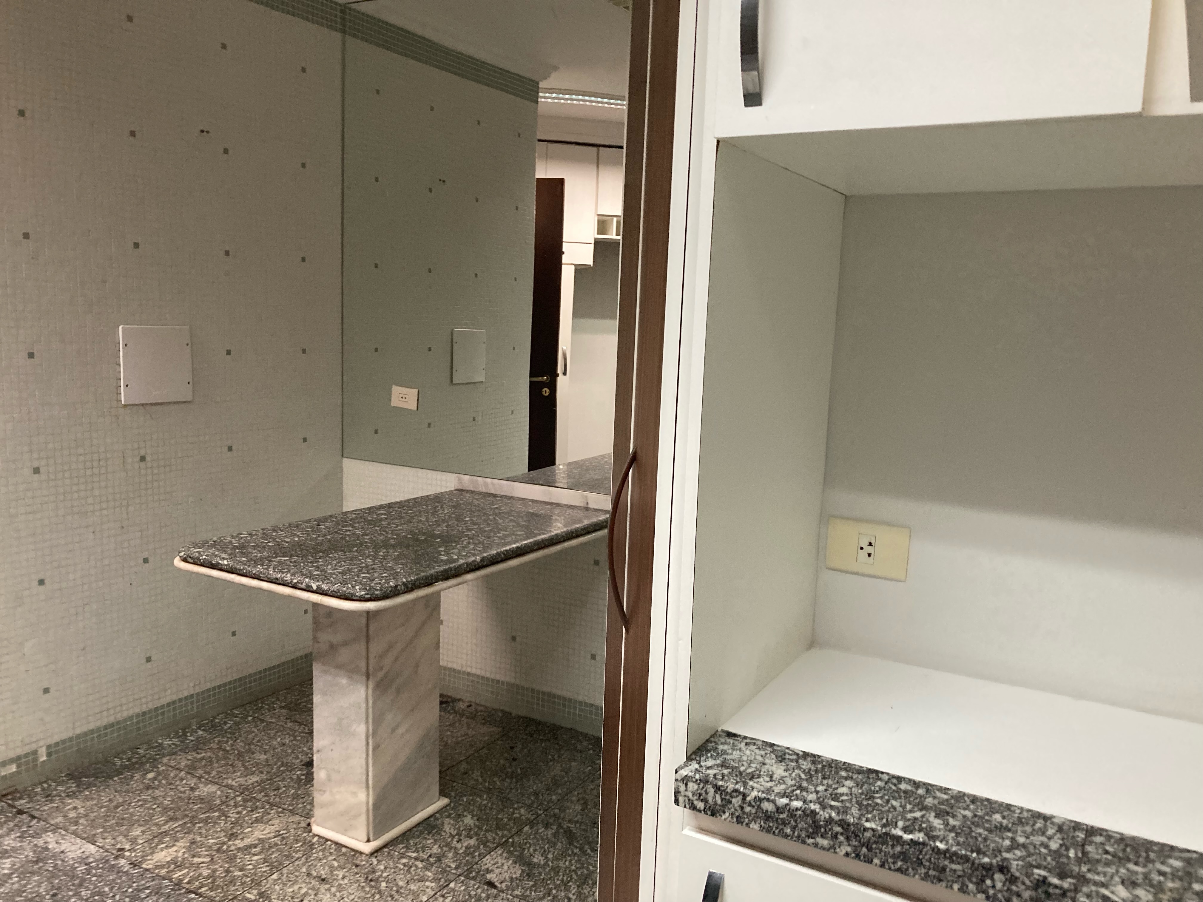 Aluga-se apartamento de 4 quartos na Gleba Fazenda Palhano com planejados, Londrina, PR