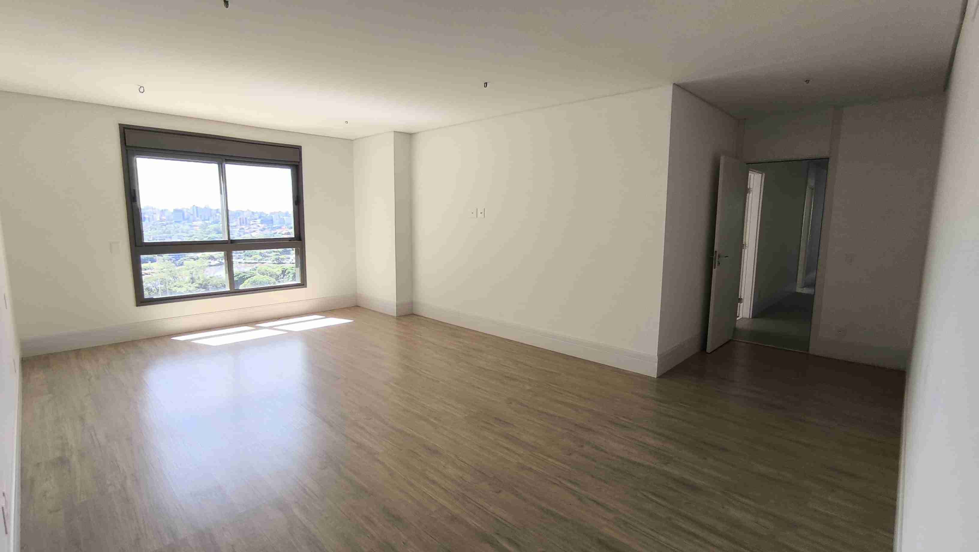 Apartamento à venda no Edifício Le Reve, 323m² úteis, 3 suítes, vista para o lago, 4 vagas - Gleba Palhano, Londrina, PR