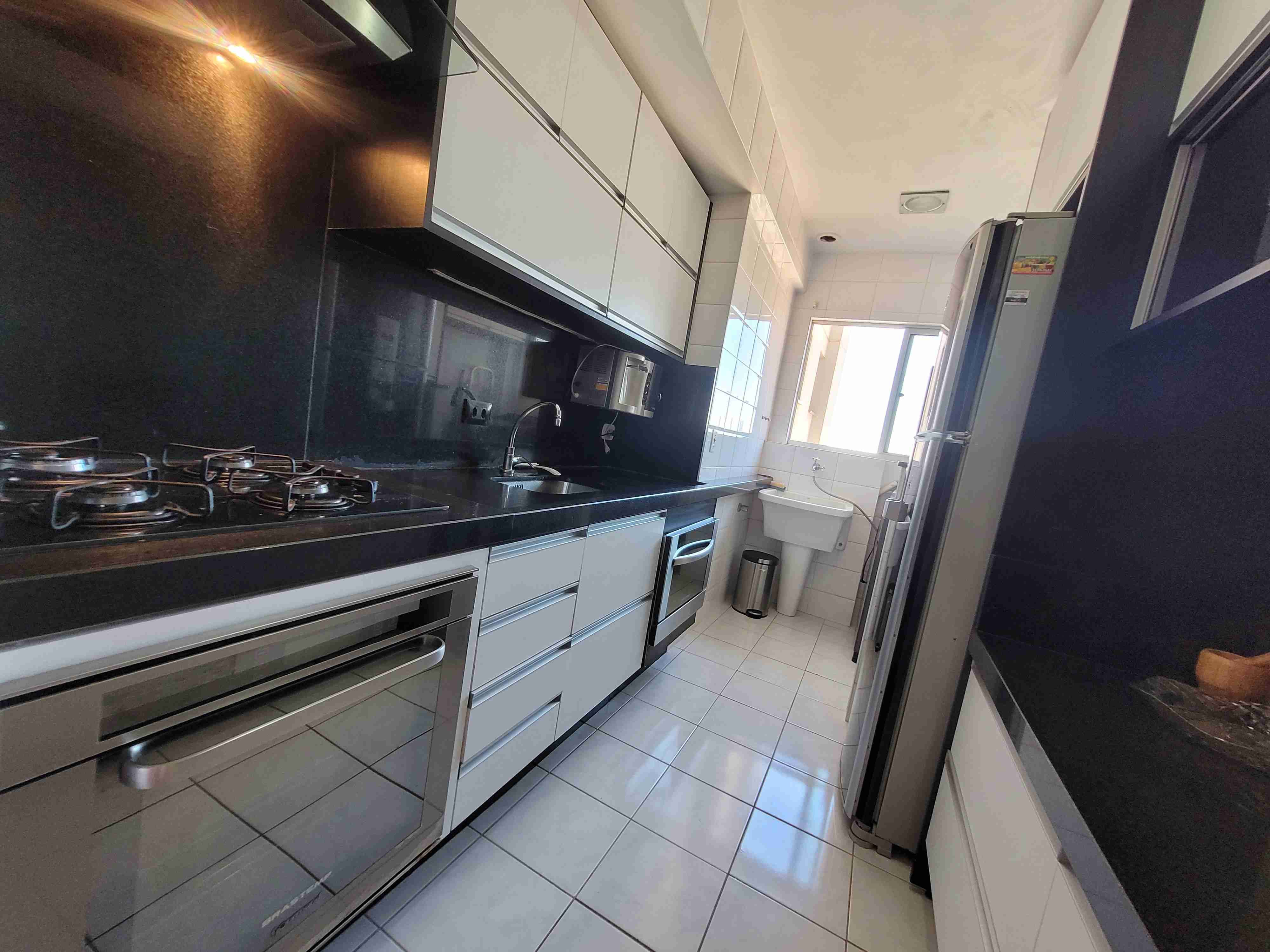 Apartamento à venda no Edifício Studio V,2 quartos sendo 1 suite, mobiliado, sol da manha,Centro, Londrina, PR