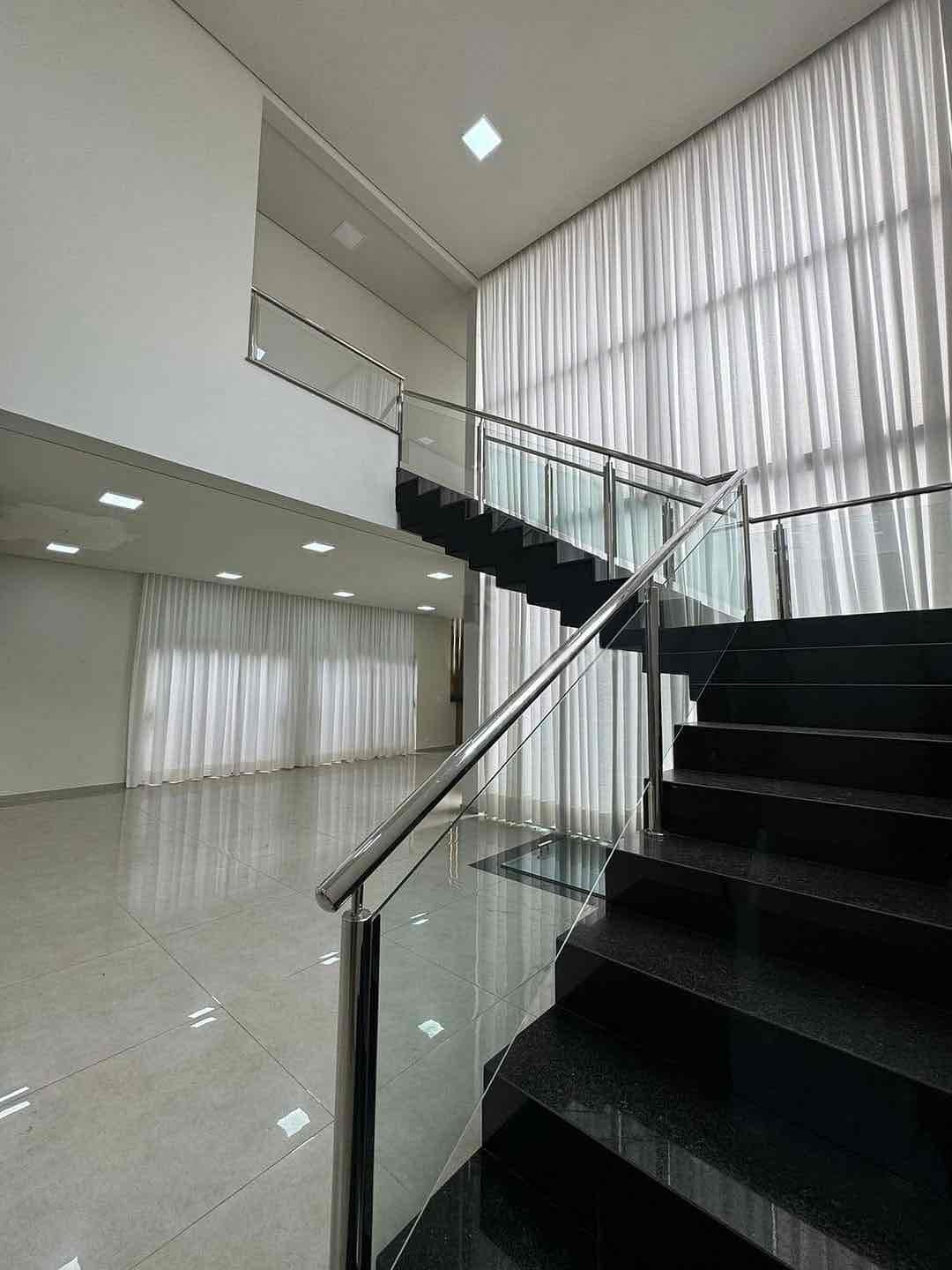Casa  à venda, Royal Forest, 292m² úteis, 3 suítes, piscina aquecida, 4 vagas - Esperança, Londrina, PR
