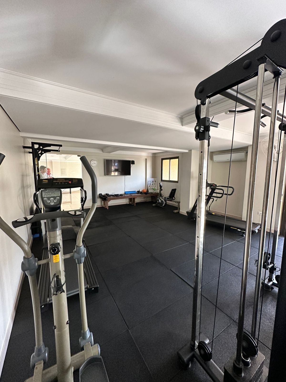 Apartamento à venda, Condomínio Colina Menphis,  195m² úteis, 4 quartos sendo 1 suíte, andar alto, 2 vagas - Andrade, Londrina, PR
