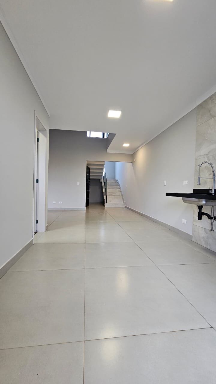 Casa à venda, condomínio Morada das Flores, 129m² úteis,  3 quartos sendo 1 suíte, 2 vagas- recém construída - Cambé - PR