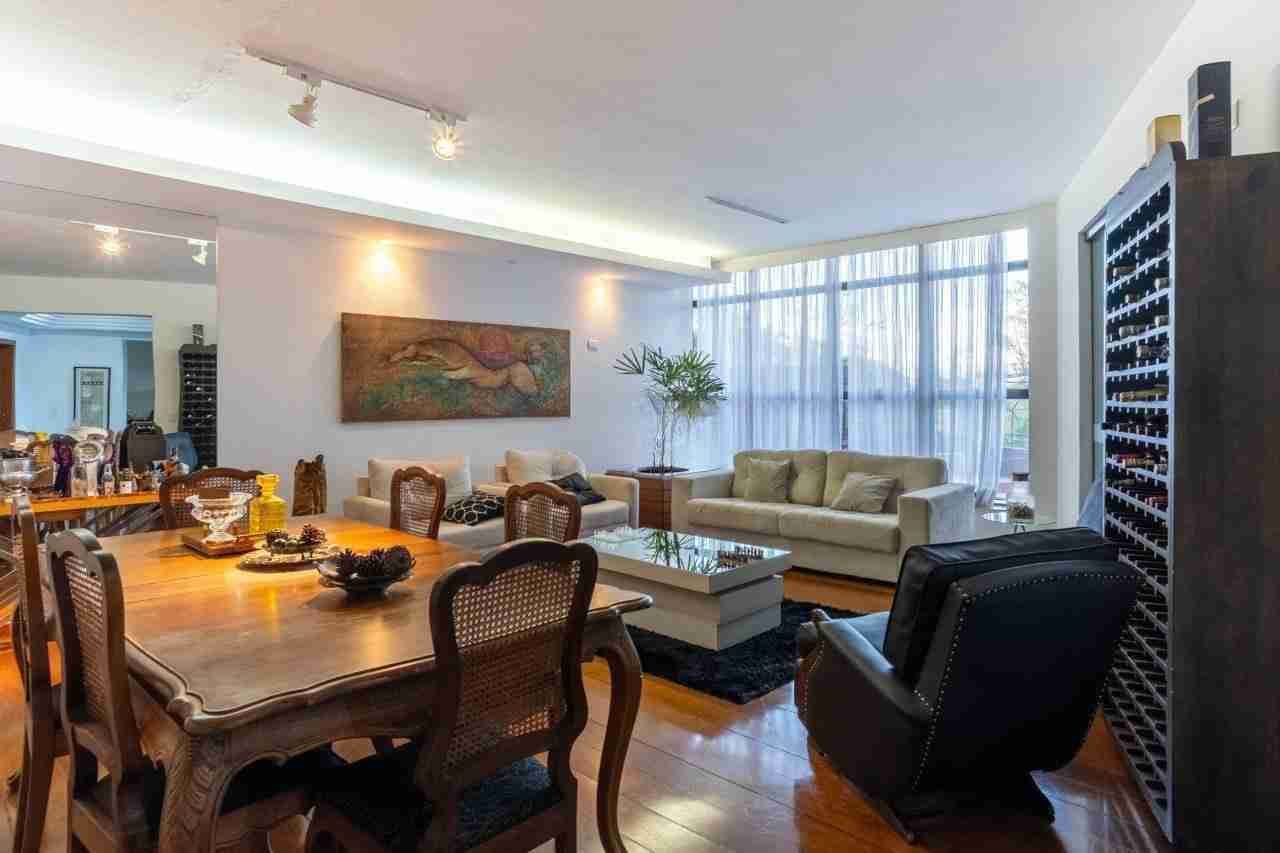 Apartamento à venda no Edifício Palais Lac Dor, 298m² úteis, 4 quartos sendo 2 suítes, 4 vagas, próx  ao lago Igapó - Jardim Londrilar- Londrina,