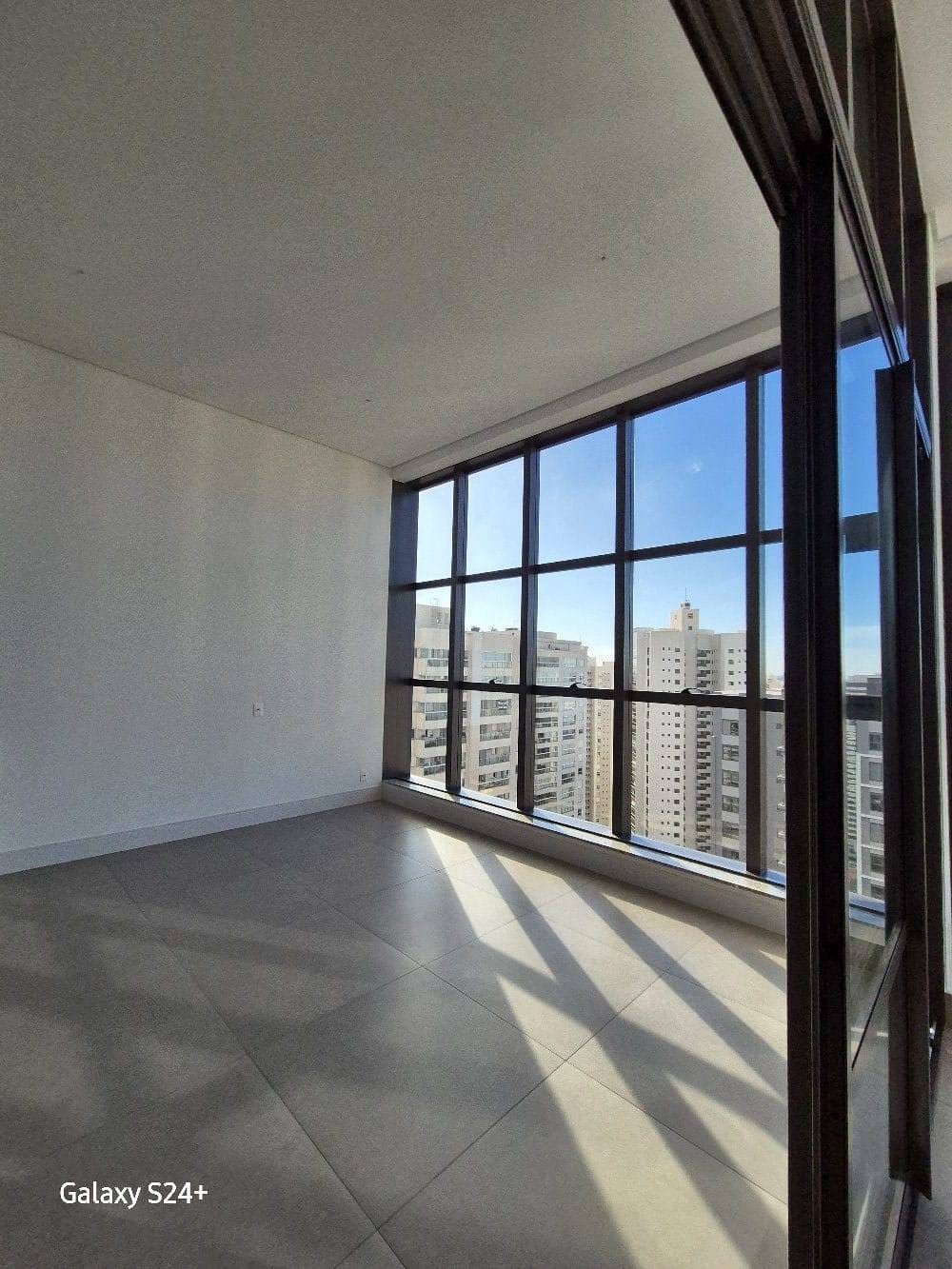 Apartamento à venda, Edifício  Lumini 181m², 3 amplas suítes, 3 vagas, elevador privativo, andar alto- Gleba Palhano, Londrina/PR