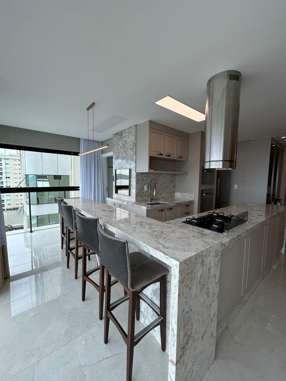 Apartamento  à venda CARTIER FRENTE MAR, Meia praia, 180M² úteis, 4 suítes, 4 vagas,  finamente mobiliado - Meia praia, Itapema, SC