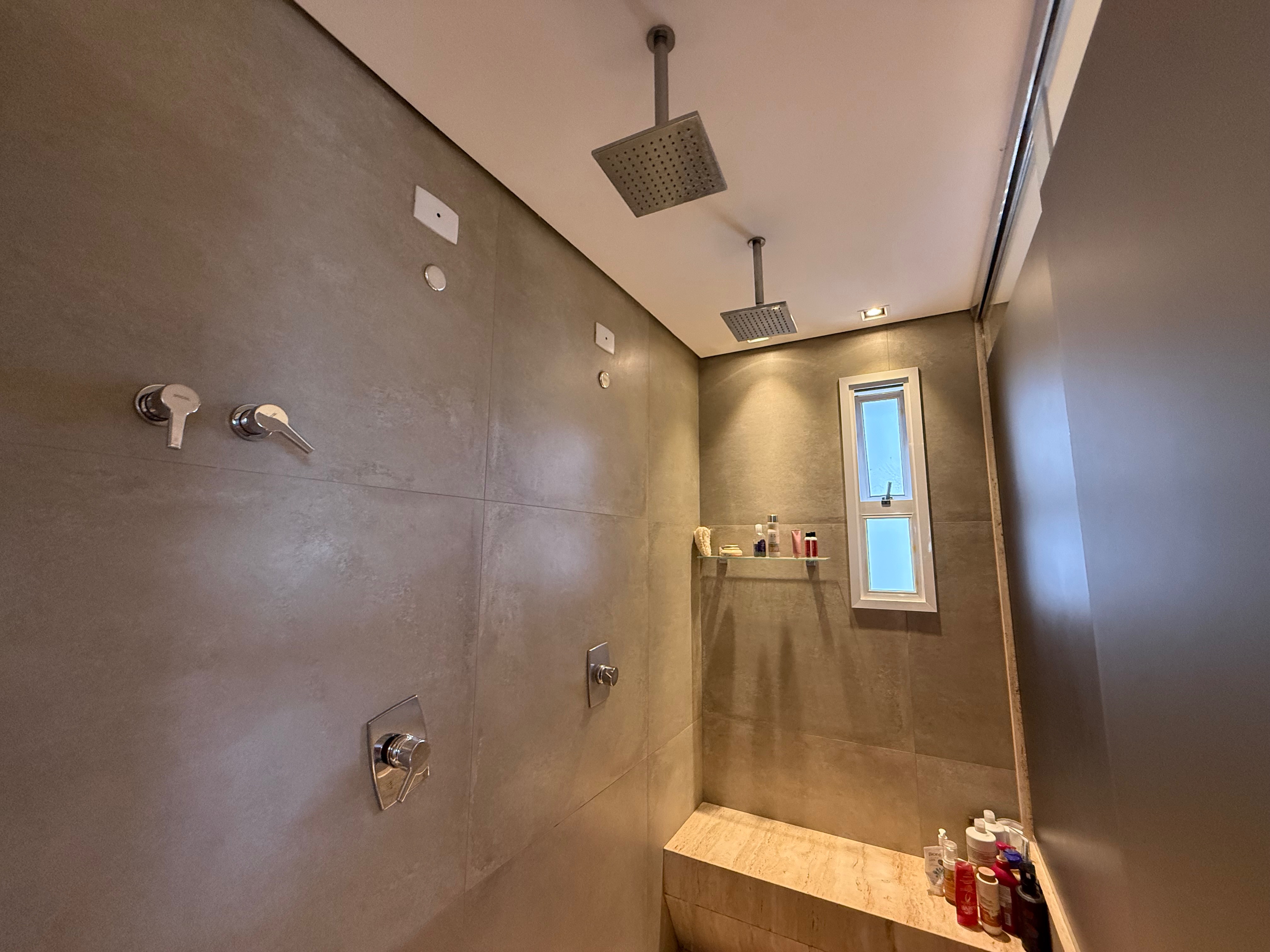 Apartamento à Venda,Porteira fechada, 245m² Privativo aceita permuta, Contém 4 suítes,3 vagas Garagem Gleba Palhano, Londrina, PR