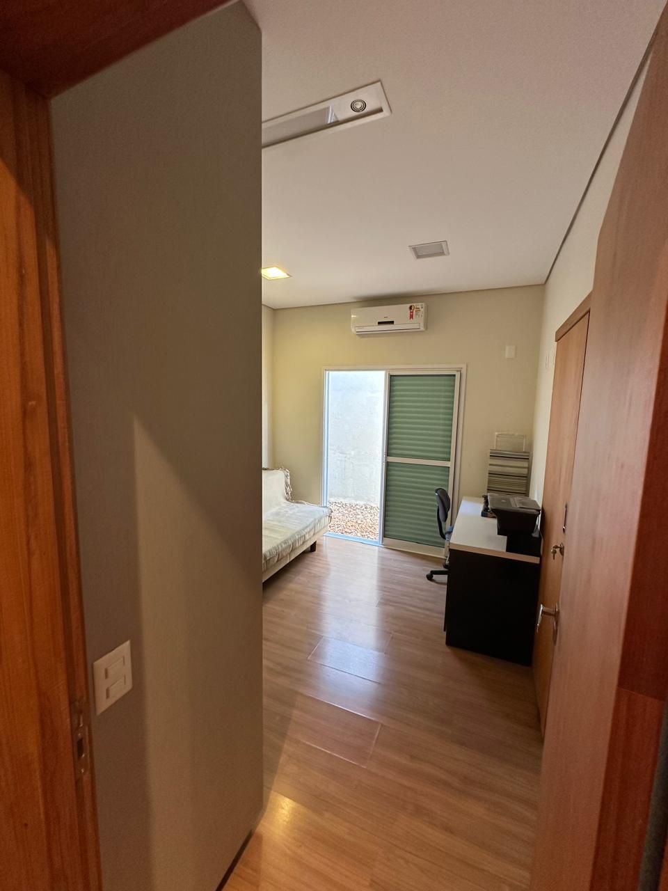 Casa à venda, 3 quartos sendo 1 demi suite, 360 m², Condomínio  Ville Campestre, Londrina, PR