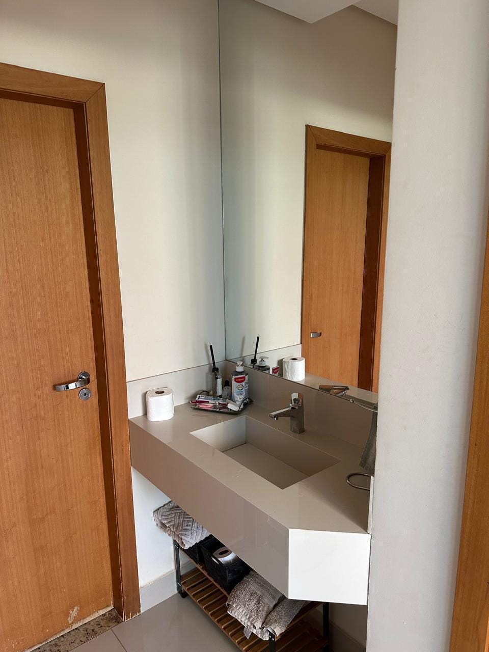 Sobrado 252m² à venda/3 suítes/4 vagas - Cond. Golden Hill - Esperança, Londrina, PR