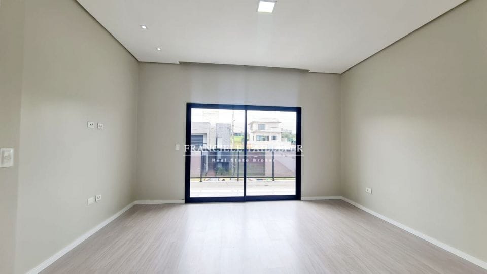 Triplex 205m²/3 suítes/4 vagas/sistema alexa - TÁUA ARANGUA - Londrina Pr