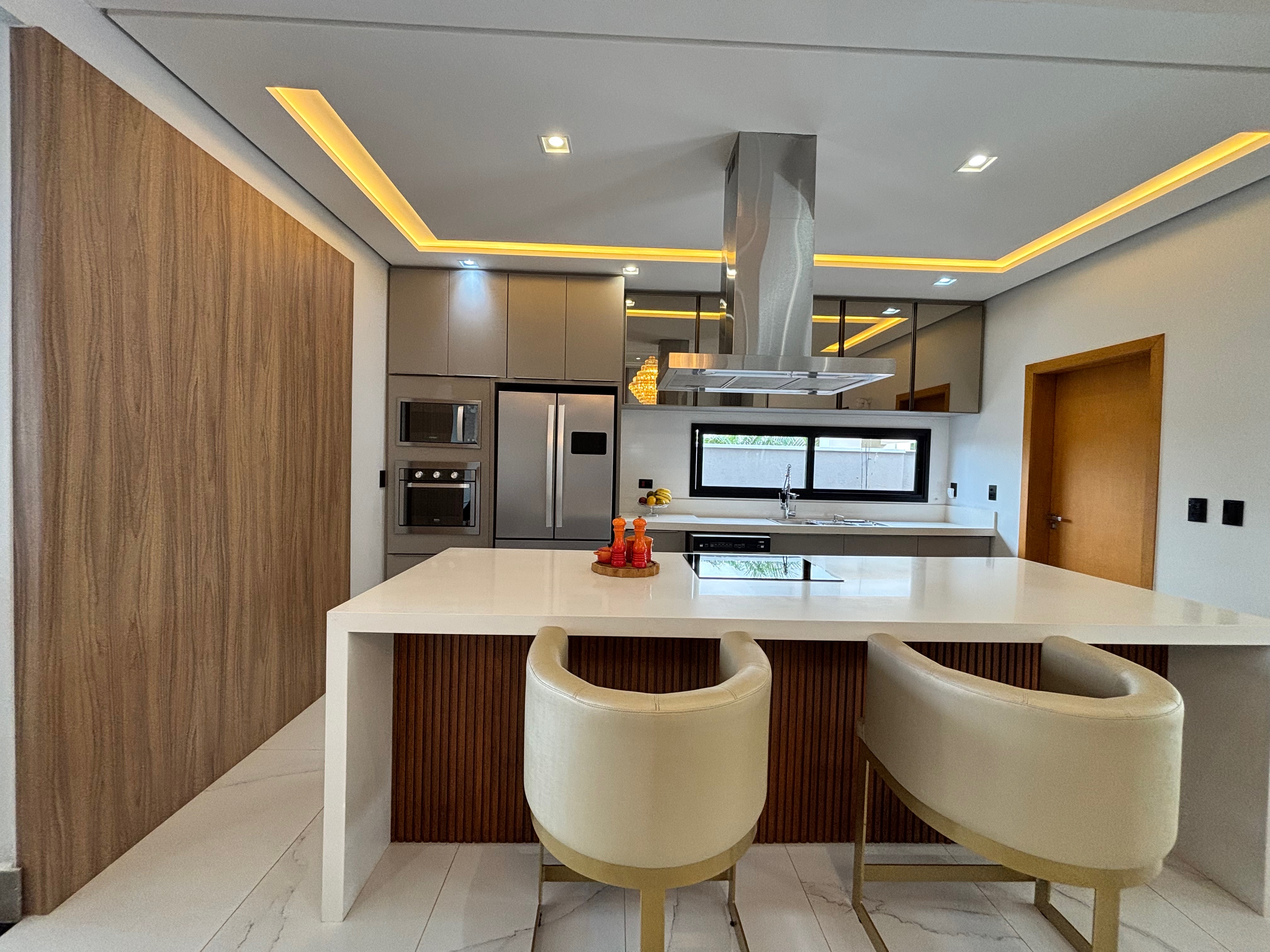 Casa térrea à venda, Condomínio Sun Lake, 249m² de construção, 3 suítes, 4 vagas  - Recanto do Salto, Londrina, PR