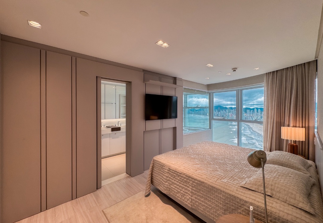 Apartamento à venda vista mar - Edifício Infinity Coast, 164m² úteis, 3 suítes, andar alto, 3 vagas  -  Pioneiros, Balneário Camboriú, SC