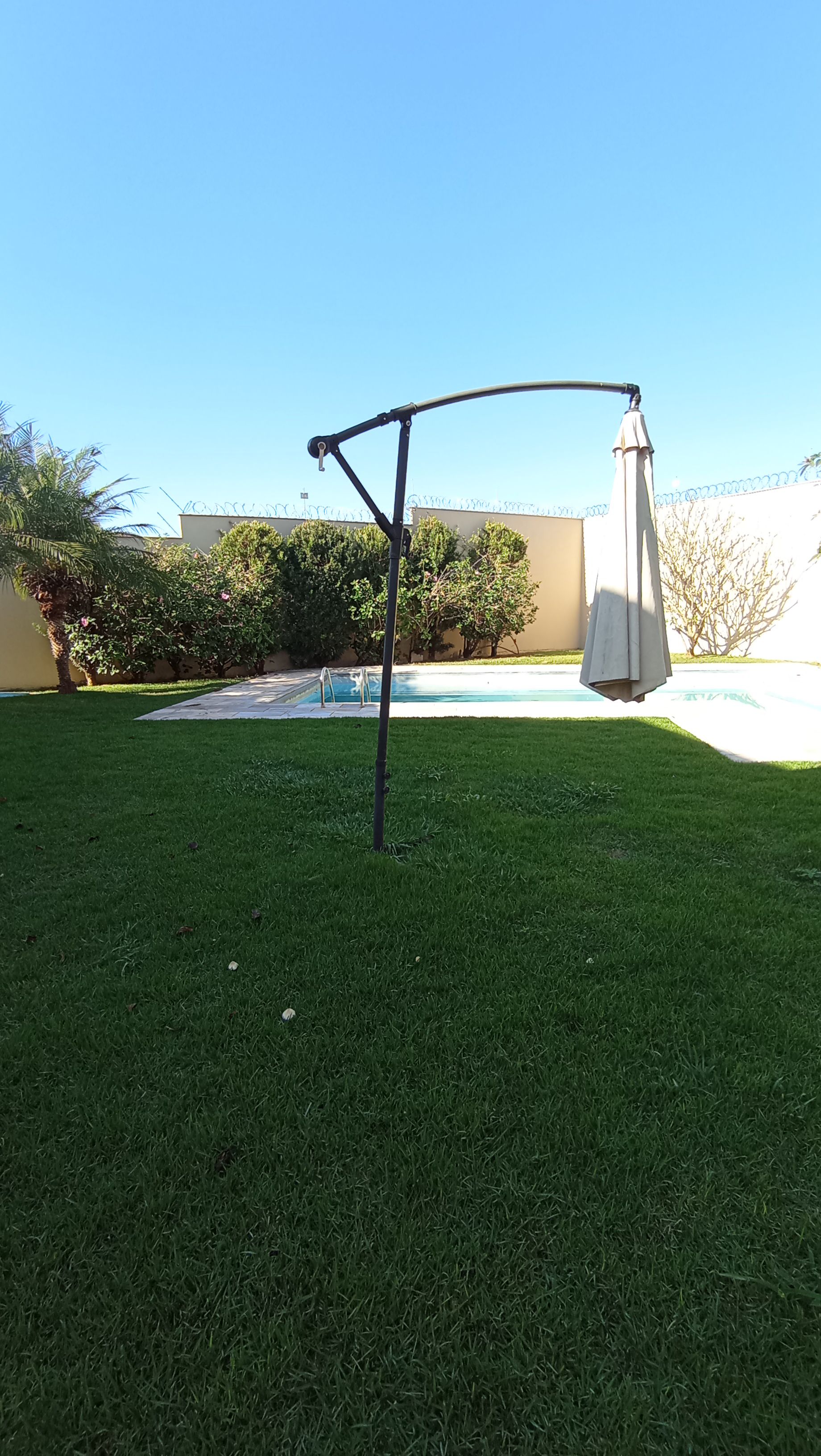 Casa à Venda, 4 quartos - 2 suítes/ piscina/ Tucanos,  Londrina, PR