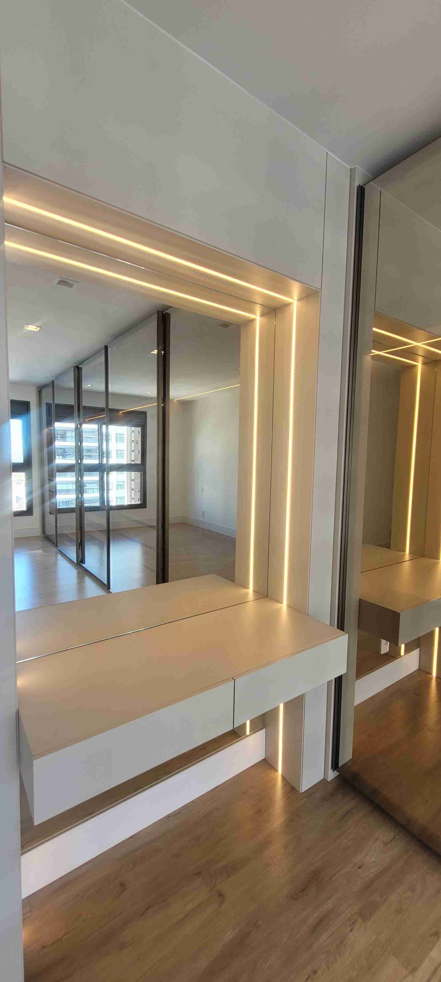 Apartamento para locação no Edifício Epic, 3 Suites, andar alto, Semi mobiliado , 2 vagas- Gleba Palhano-PR