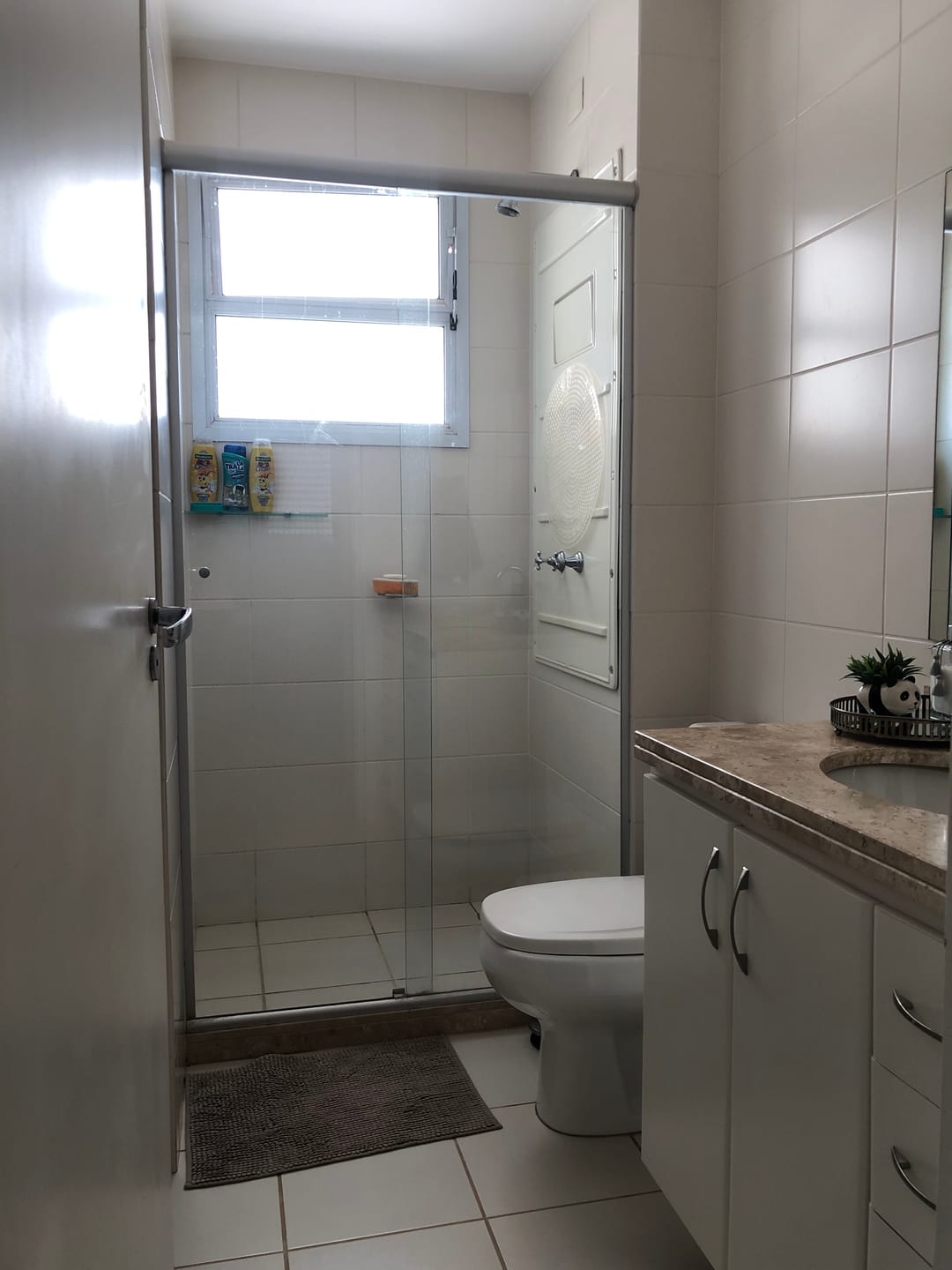 Apartamento à venda, Edifício Dolce Vita, 131,89m² úteis, 3 quartos (1 suíte), ampla varanda com churrasqueira, 2 vagas - Caiçaras, Londrina, PR