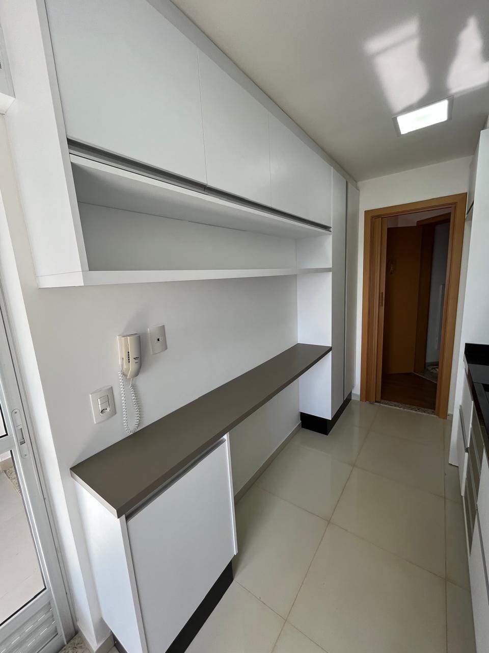 Apartamento à venda, Edifício Alameda Eco Resort , 83m² úteis, 3 dormitórios sendo 1 suíte, 2 vagas , andar alto, Gleba Palhano, Londrina, PR