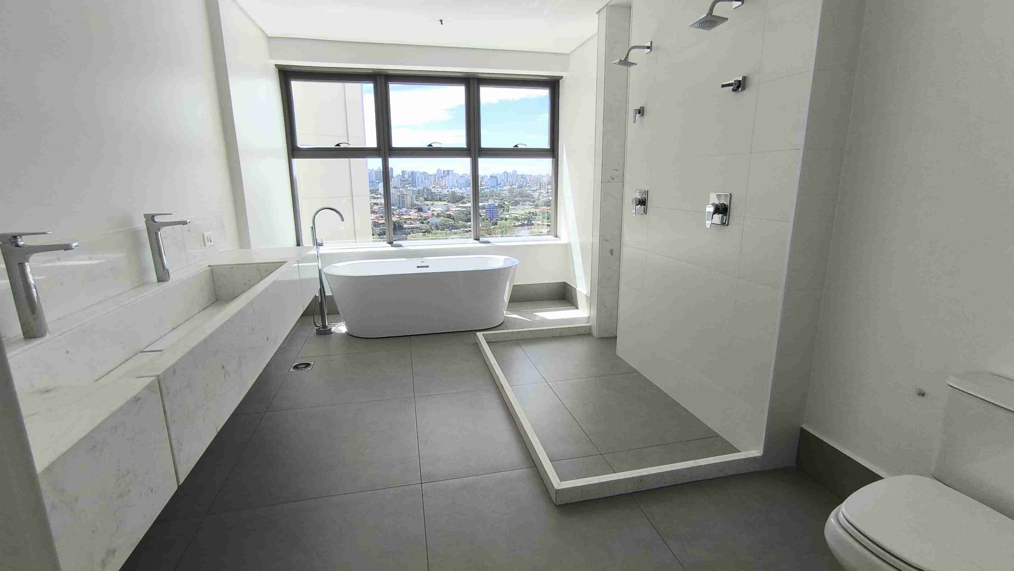 Apartamento à venda no Edifício Le Reve, 323m² úteis, 3 suítes, vista para o lago, 4 vagas - Gleba Palhano, Londrina, PR