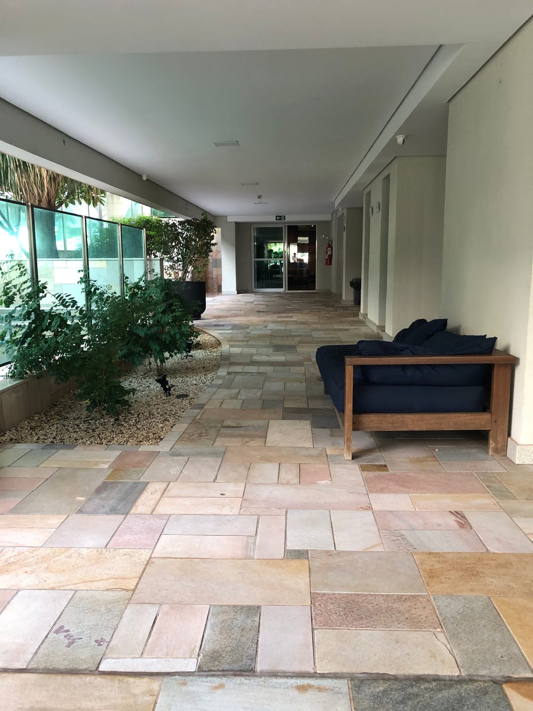 Apartamento à venda, Edifício Le Blanc, 236m² úteis, 3 suítes, 4 vagas, elevador privativo, ampla varanda gourmet - Gleba Palhano, Londrina, PR