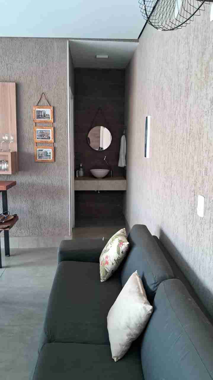 Casa à venda, Jd Kobayashi, 280m² privados, com piscina, 3 quartos sendo 1 suíte, 3 vagas - Califórnia, Londrina, PR