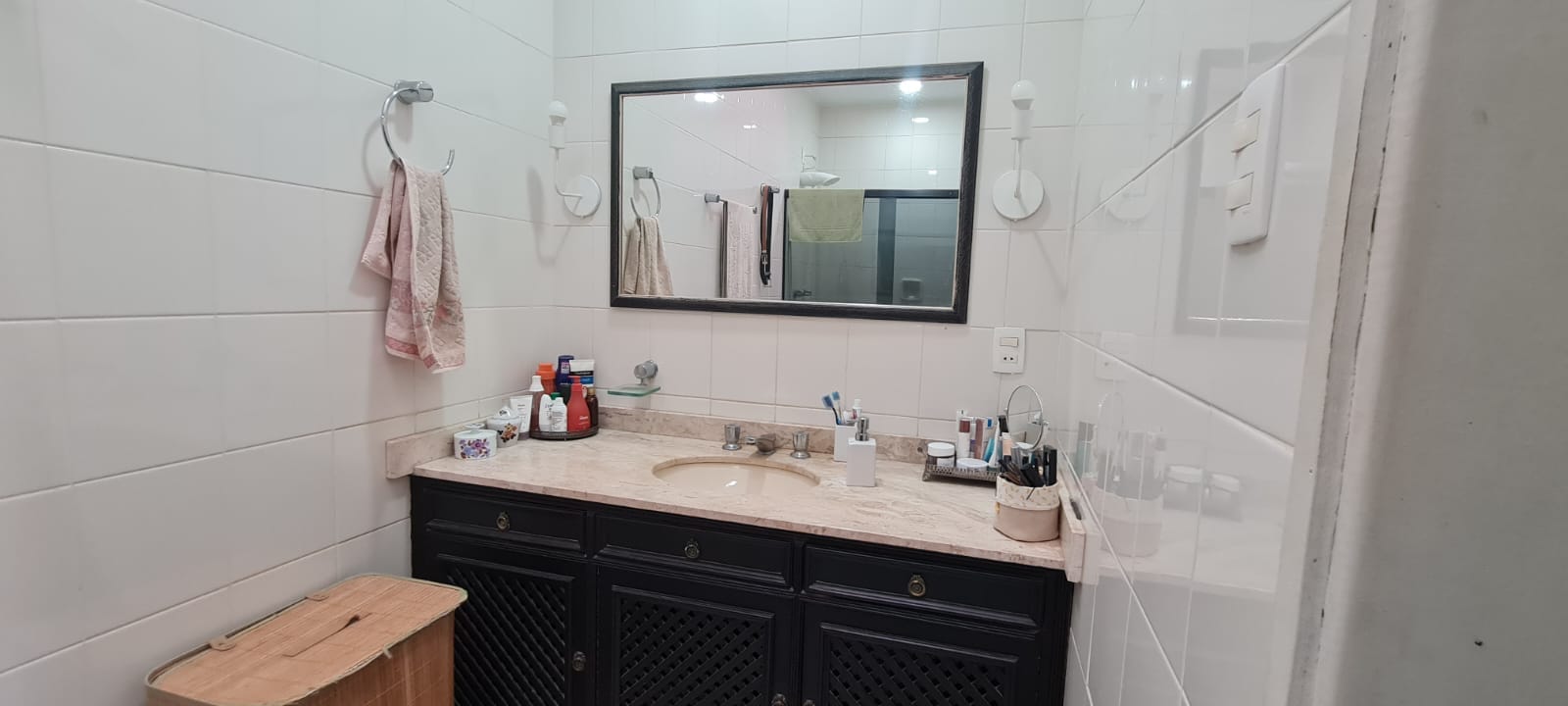 Casa Duplex  à venda, 404m² úteis, 4 quartos sendo 3 suítes,  4 vagas- Jardim Quebec, Londrina, PR