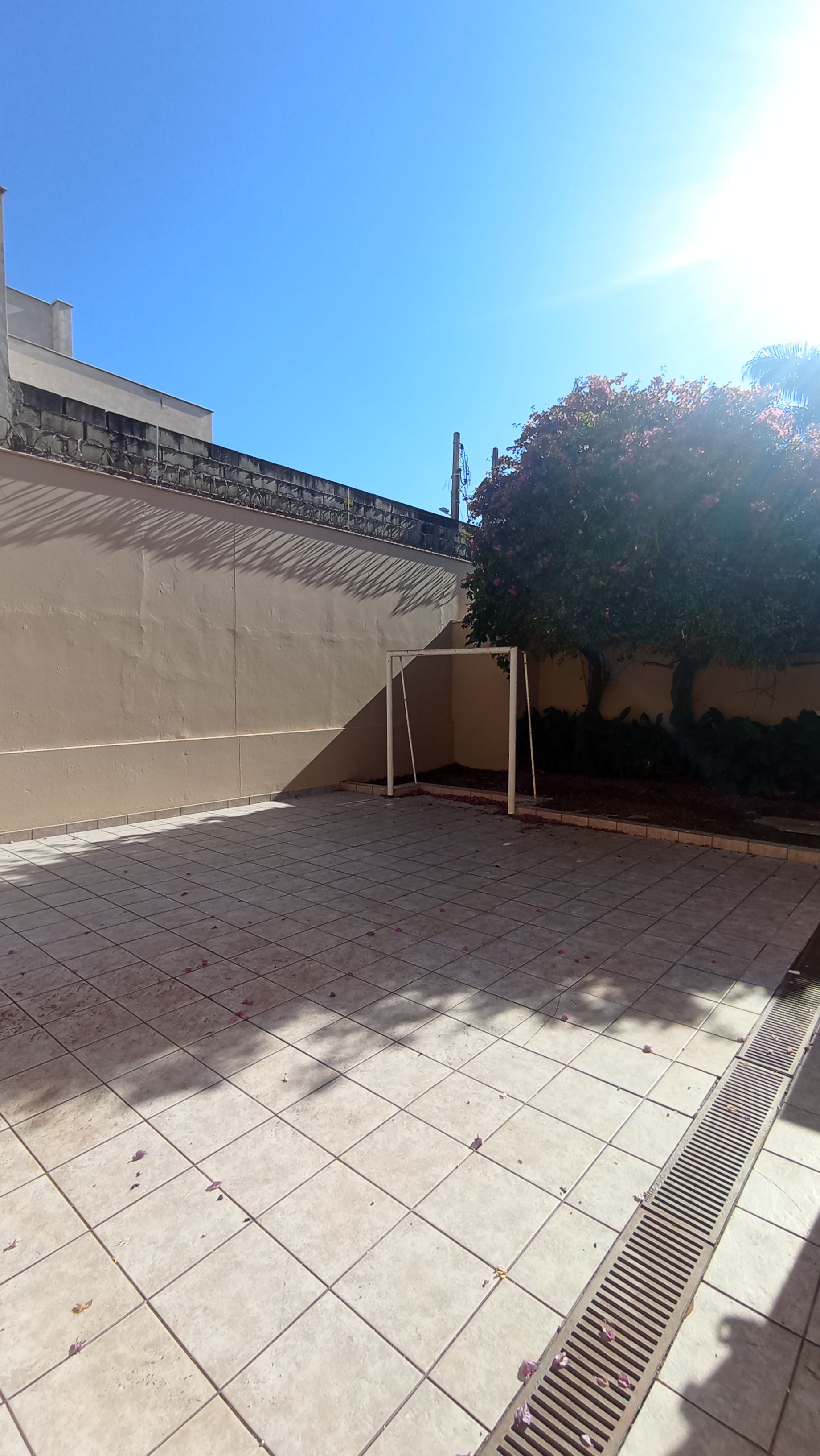 Casa à Venda, 4 quartos - 2 suítes/ piscina/ Tucanos,  Londrina, PR