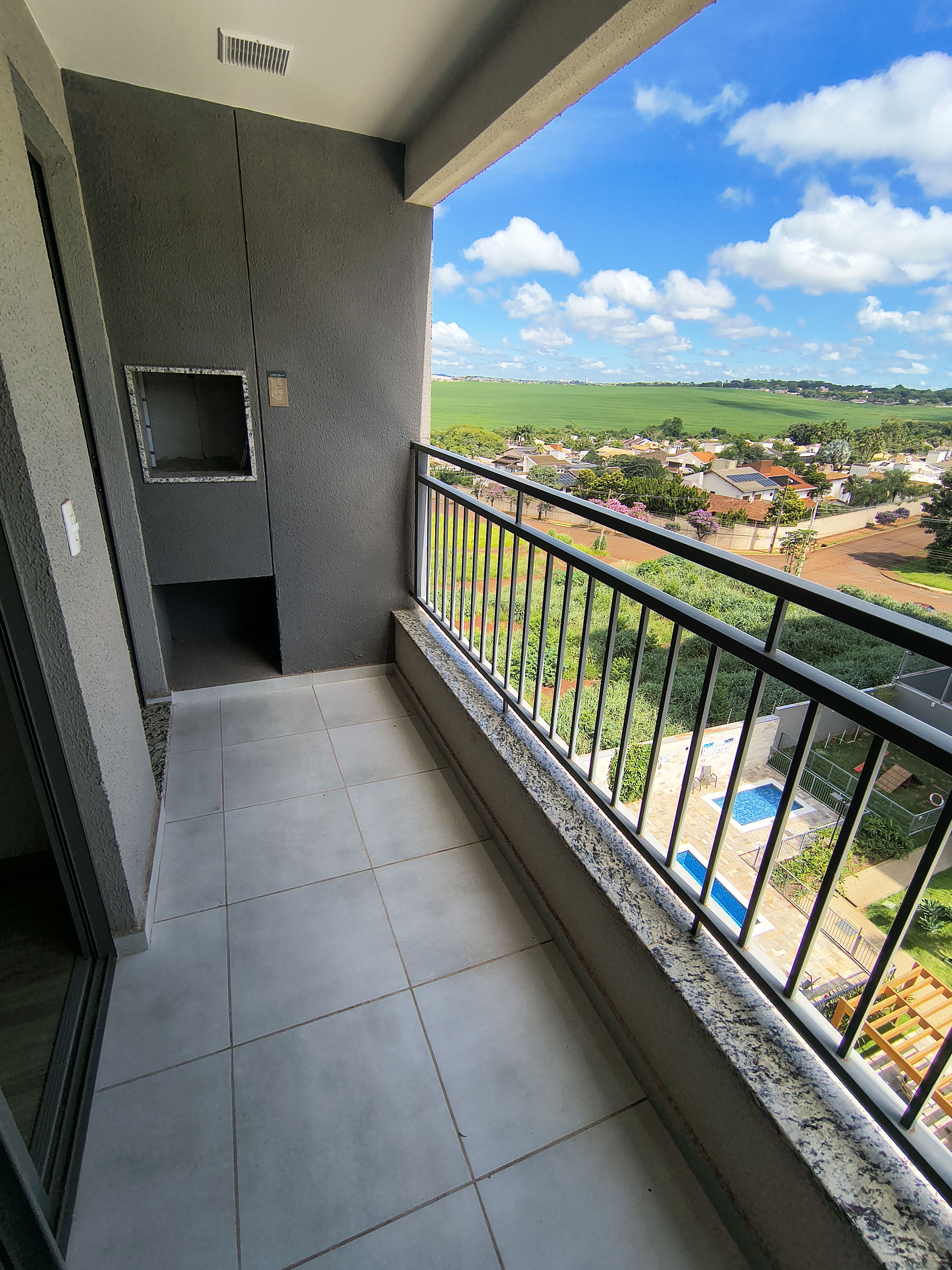 Apartamento à venda, Edifício carmel, 64M² úteis, 2 sendo 1 suíte, Sala estendida, Gleba Palhano,  Londrina - Pr