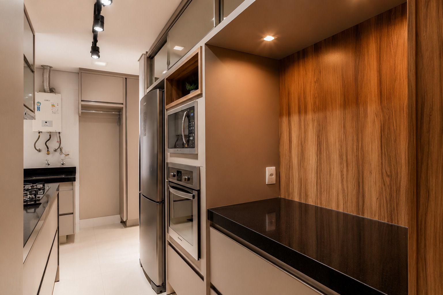 Aluga-se apartamento na Palhano mobiliado, com 3 quartos sendo 1 suite, Londrina, PR
