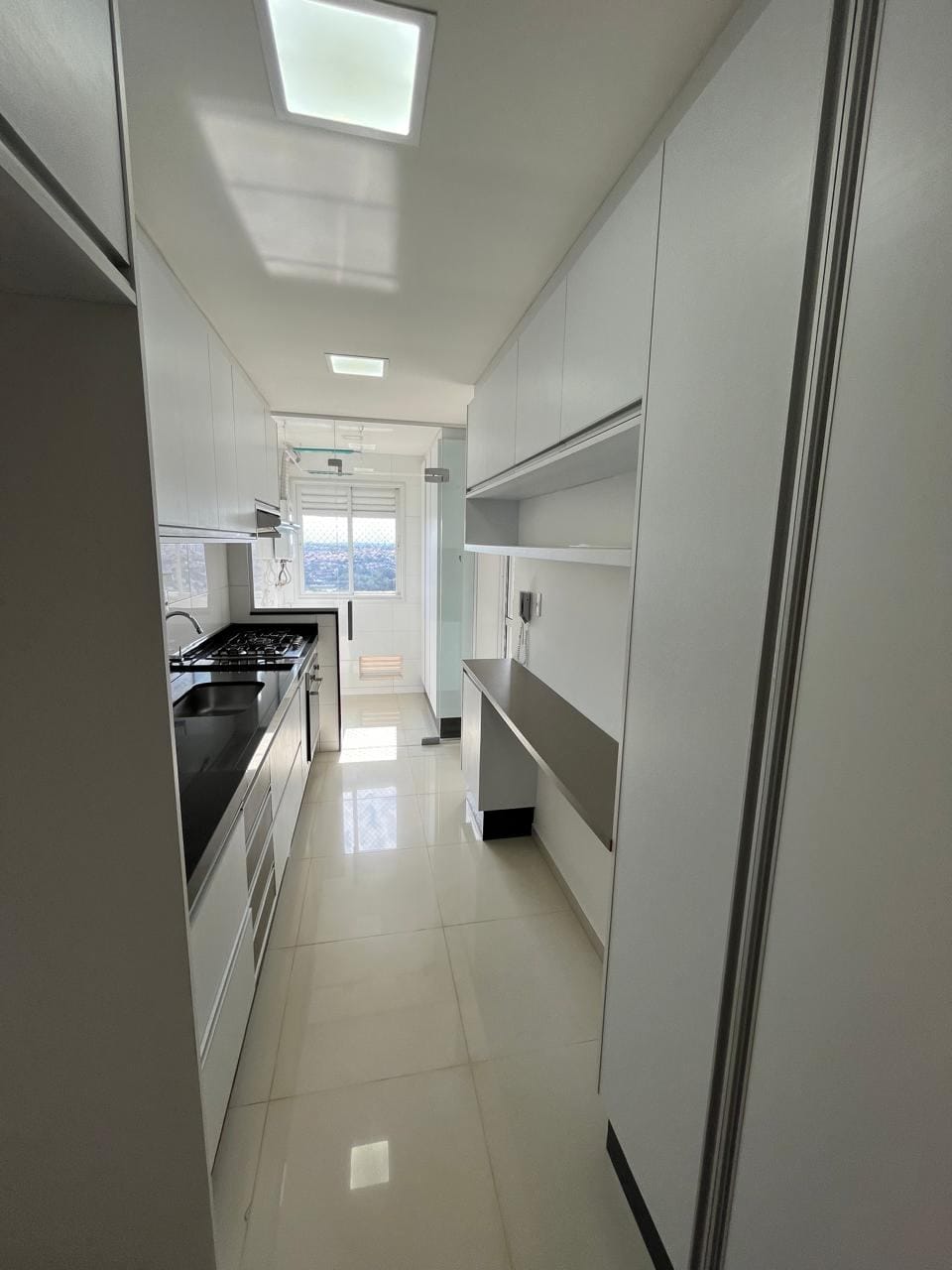 Apartamento à venda, Edifício Alameda Eco Resort , 83m² úteis, 3 dormitórios sendo 1 suíte, 2 vagas , andar alto, Gleba Palhano, Londrina, PR